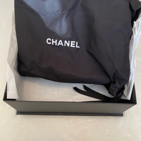 Chanel - Picture 8 of 11